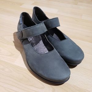 MEPHISTO suede Mary Jane style shoe